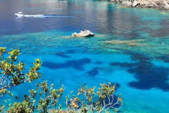 Île de Corfou, Grèce : plage de Palaiokastritsa